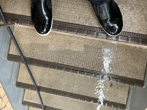階段の高圧洗浄